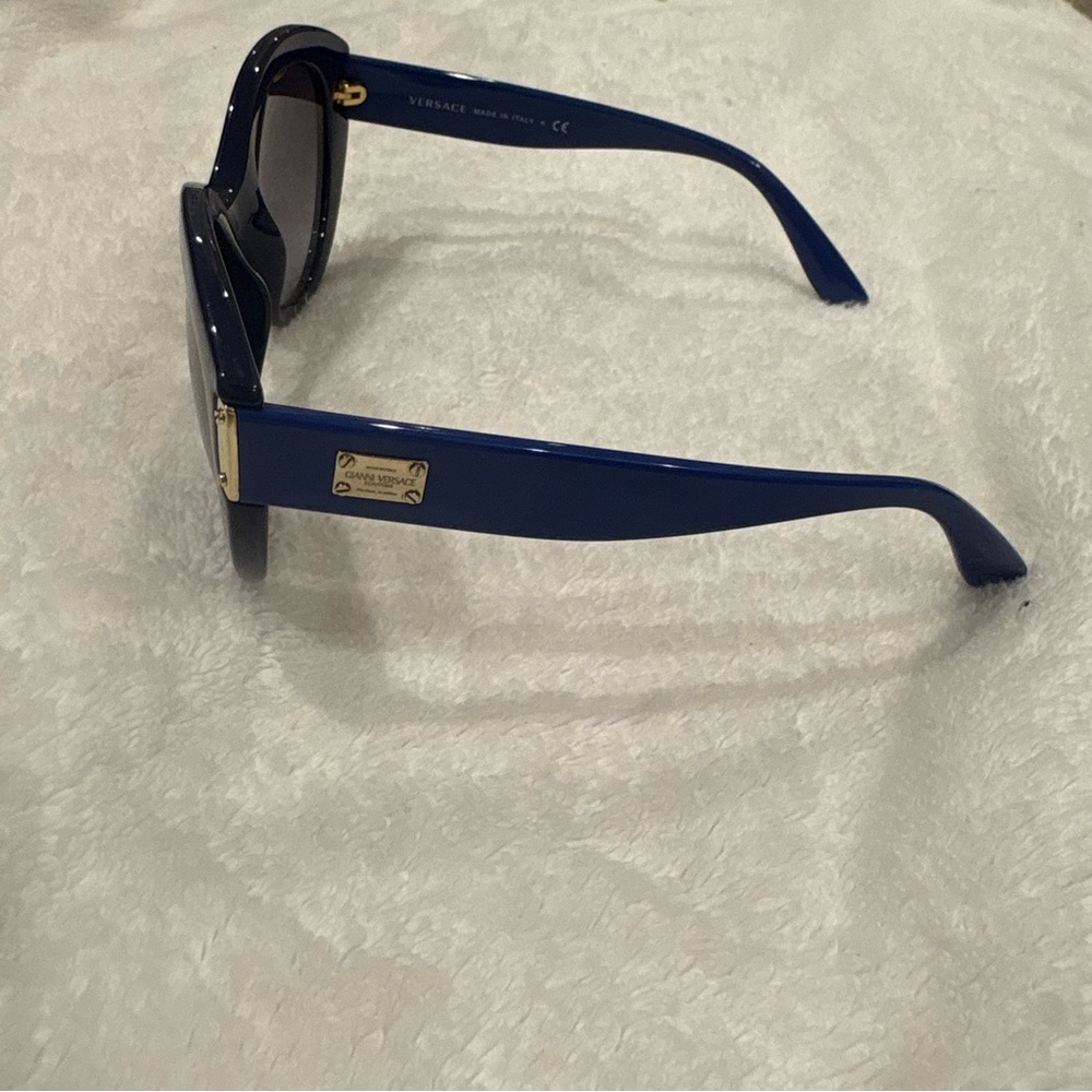 VERSACE Gianni Versace Blue Plastic Oversized Sunglasses - Picture 10 of 16